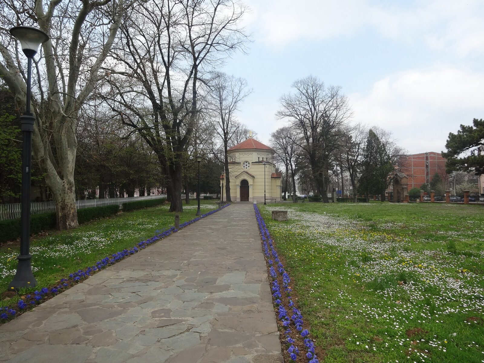 The path leading through the park to the Skull Tower chapel in Nis