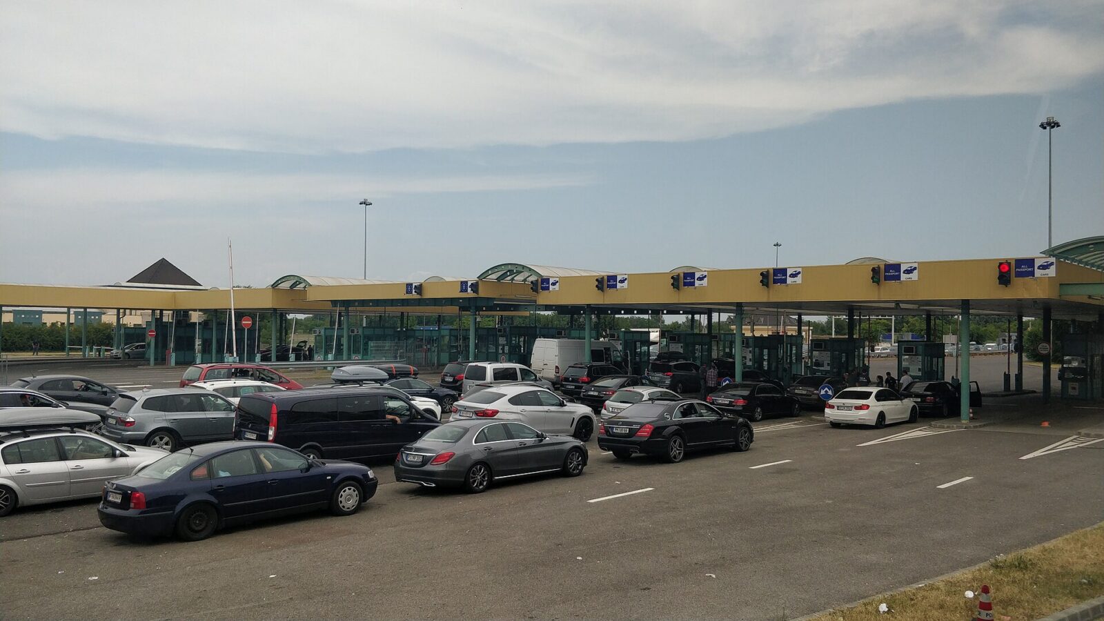 The Horgos road border crossing between Hungary and Serbia, with the crossing point and traffic lanes visible