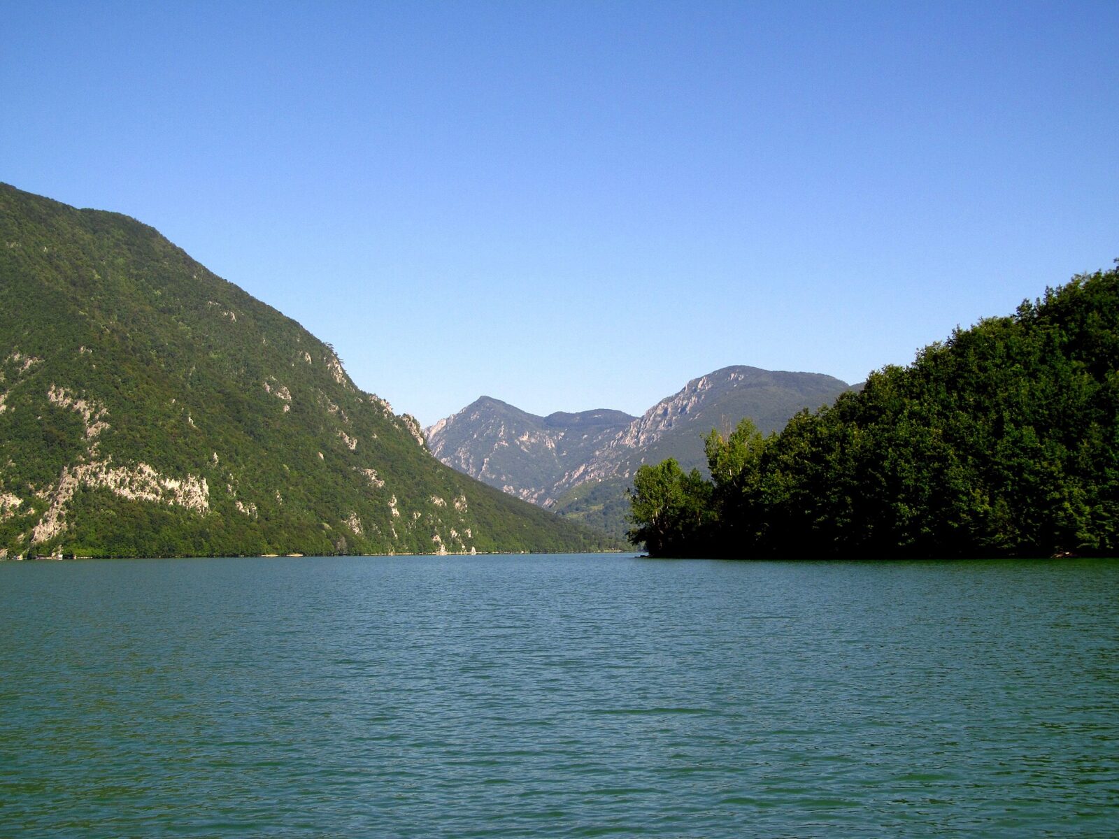 Lake Perucac, the reservoir created by damming the Drina river, near Tara National Park